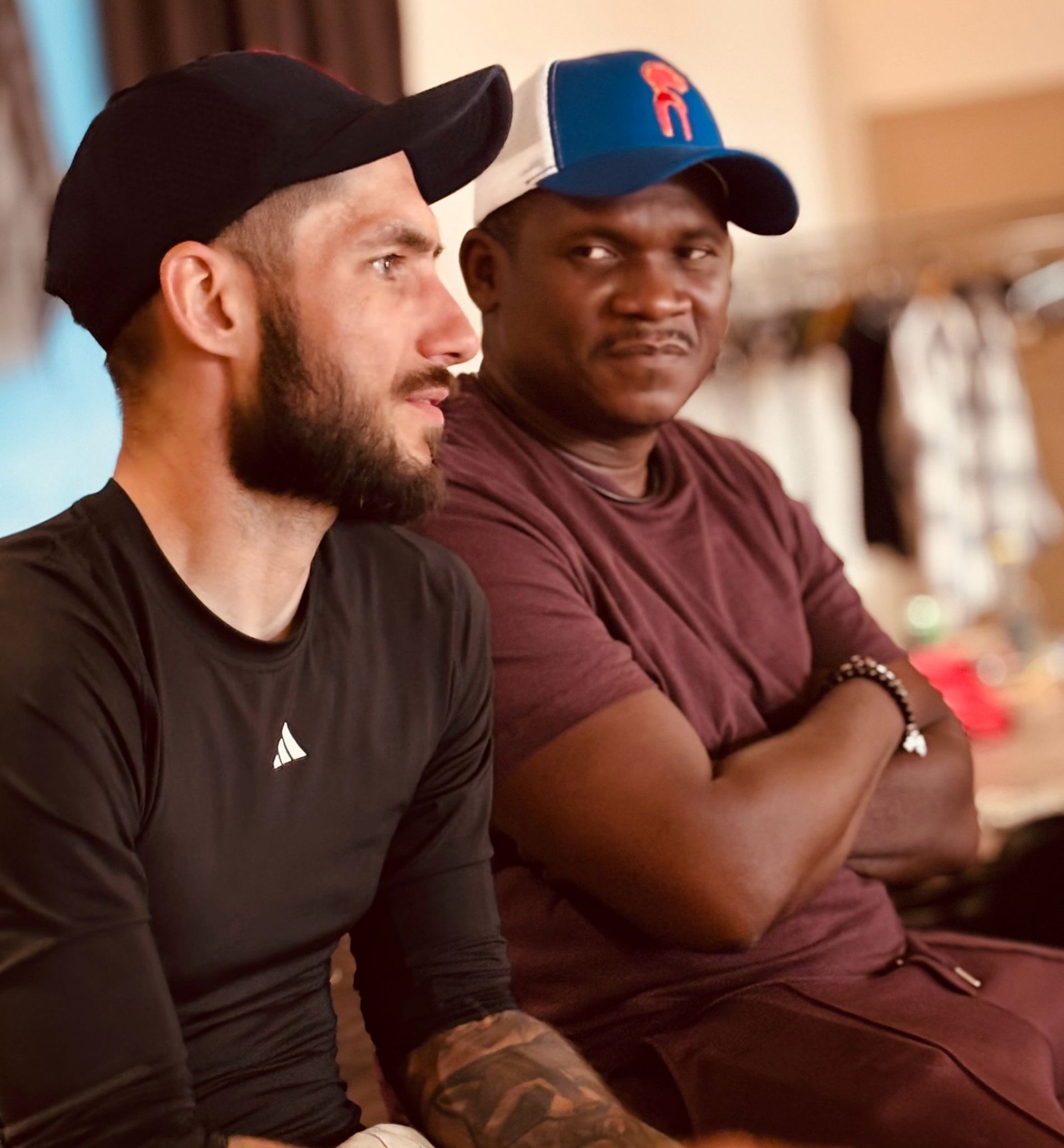 Billy Konaté mit Kuba Lichwa aus Breslau (Wrocław), Mitglied der Gruppe Folikan